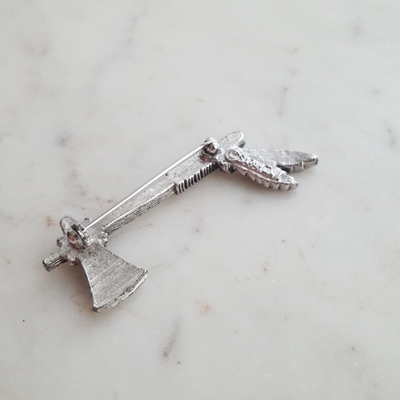 🌙SARAH COVENTRY Tomahawk Feather Brooch - Picture 4 of 6